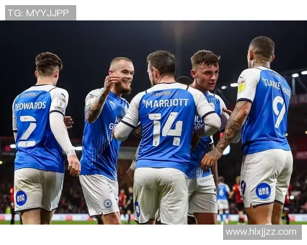 从球星视角解读足球比赛技巧与精神内涵的深度分析 从球星视角解读足球比赛技巧与精神内涵的深度分析