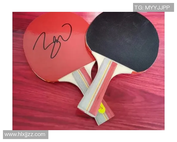 足球明星亲笔签名的珍贵球星是哪些 他们的签名球拍卖价值多高