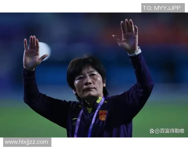 女足球星转型为教练的背后故事与成就解析